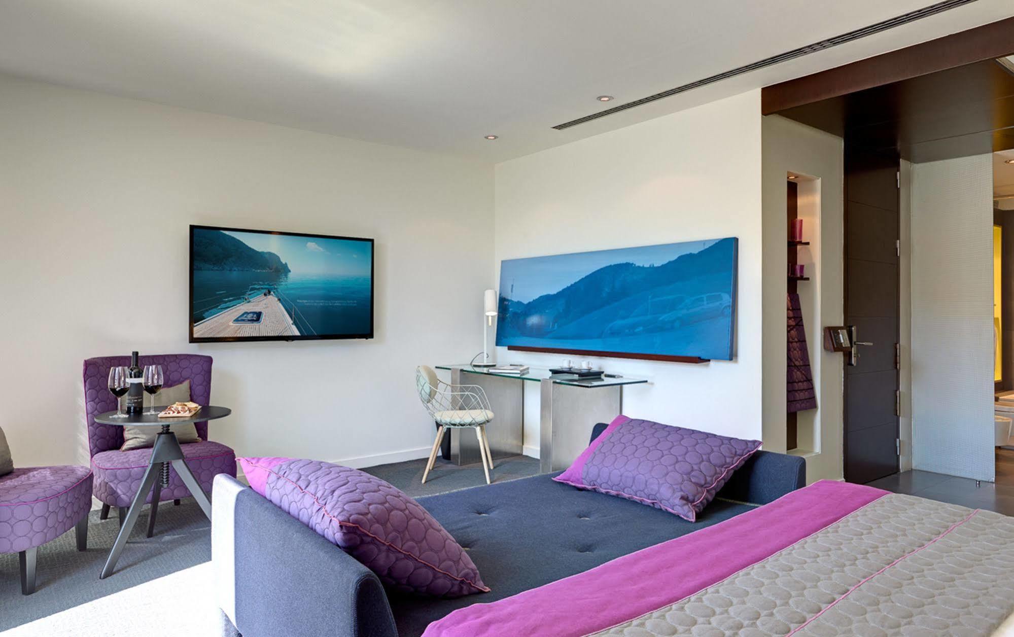 Sixtytwo Hotel 4*